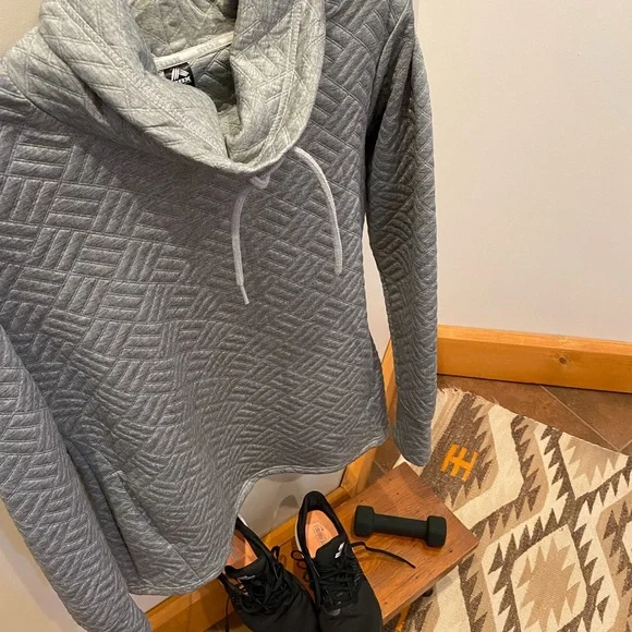 Reebok Cowl Neck Quilted Sweatshirt M - Picture 7 of 11